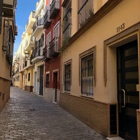 Serva La Bari Apartment סביליה